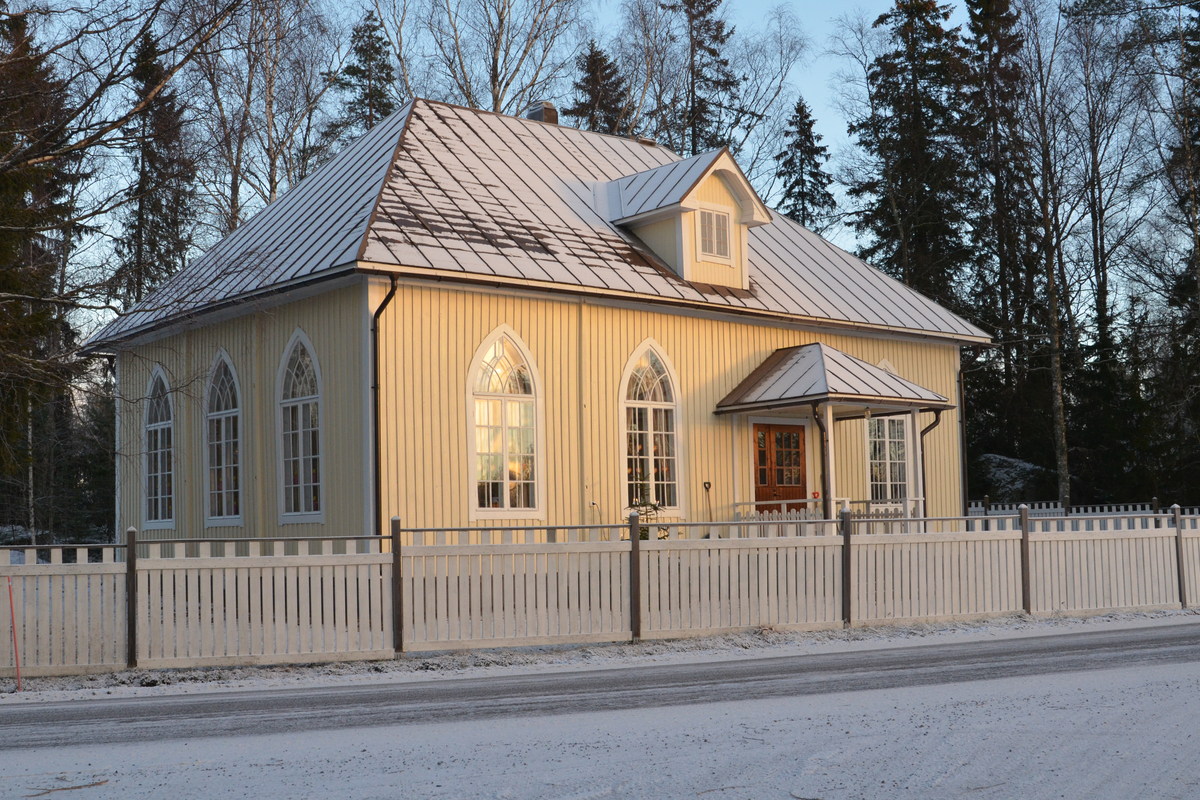 Västerby bönehus en solig vinterdag