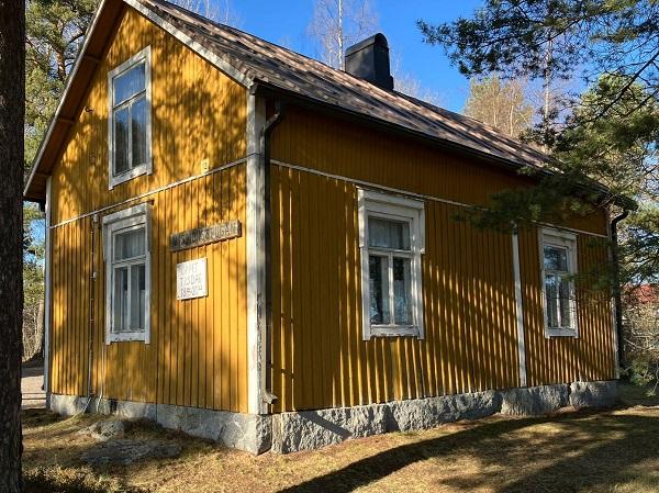 Holm missionsstuga utifrån sett